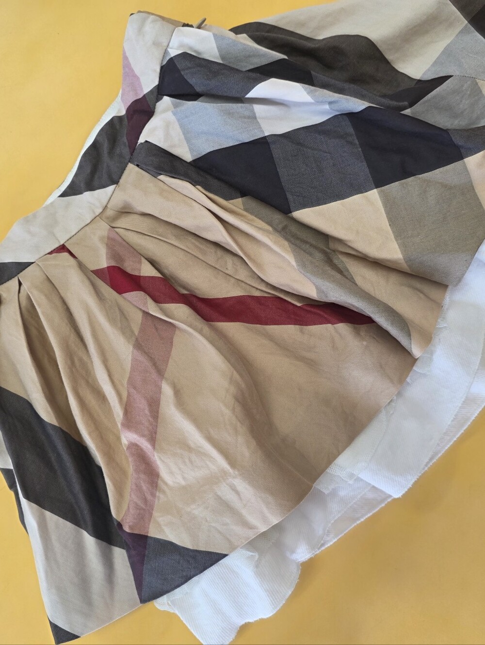 BURBERRY Classic Plaid Pleated CHILDS Skirt in Beige & Red W/ Attached Bloomer